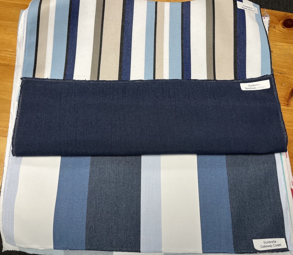 DSF263c * Sofa w/Cushions, Stratford Collection