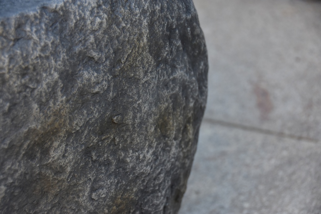 Elementi-Boulder Cover, Granite
